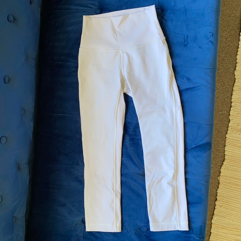 Wunder Under HR Crop 21” Lululemon Leggings size 2